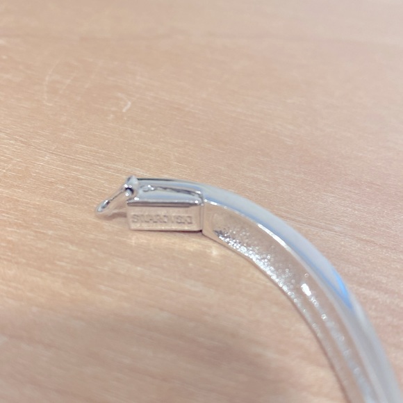 Swarovski criss cross bracelet - Picture 5 of 7